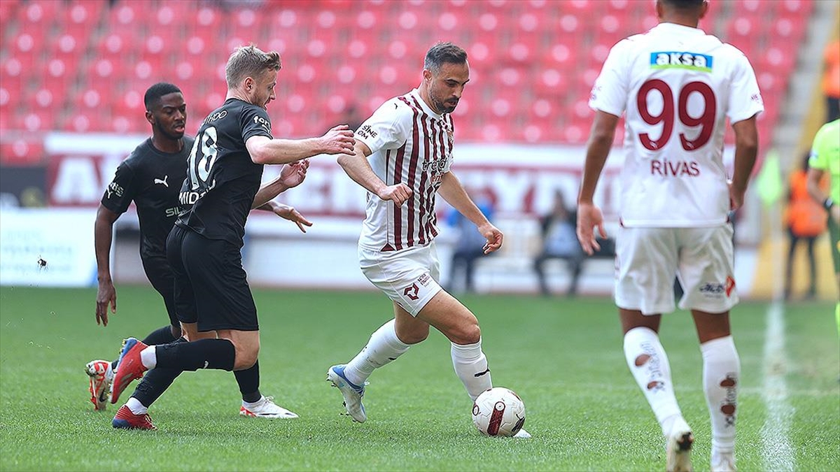 Trendyol Süper Lig'in 20. haftasında Atakaş Hatayspor ile Siltaş Yapı