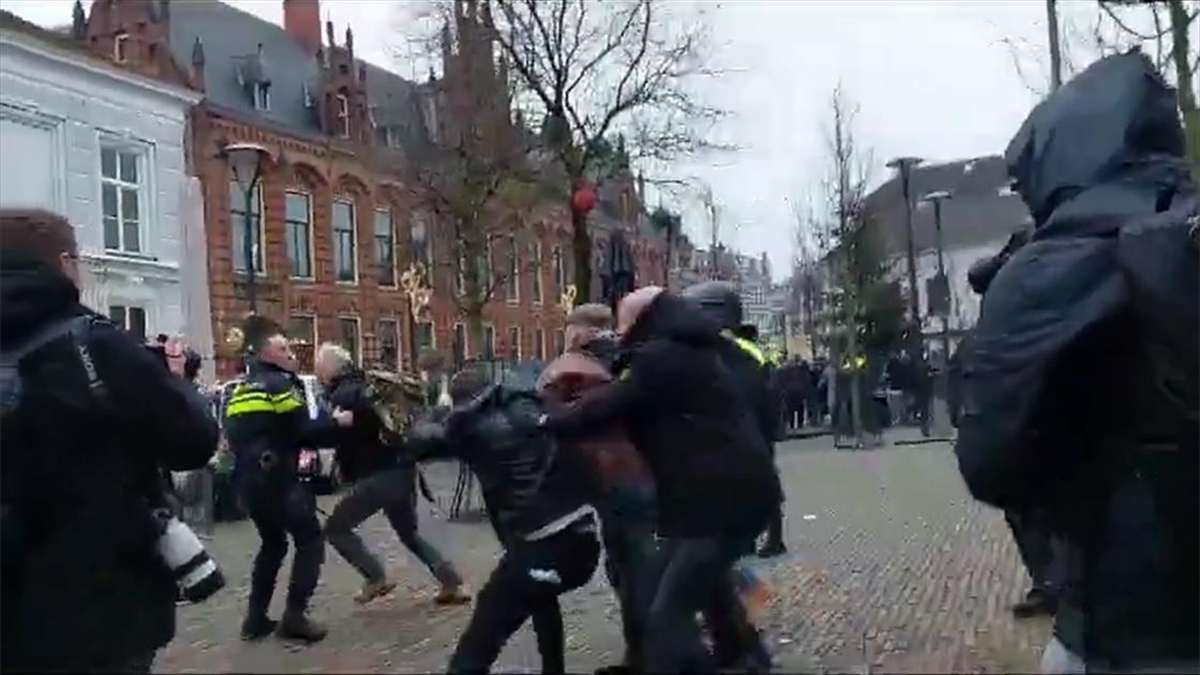 Hollanda’da, ırkçı ve aşırı sağcı Batı'nın İslamlaşmasına Karşı Vatansever Avrupalılar