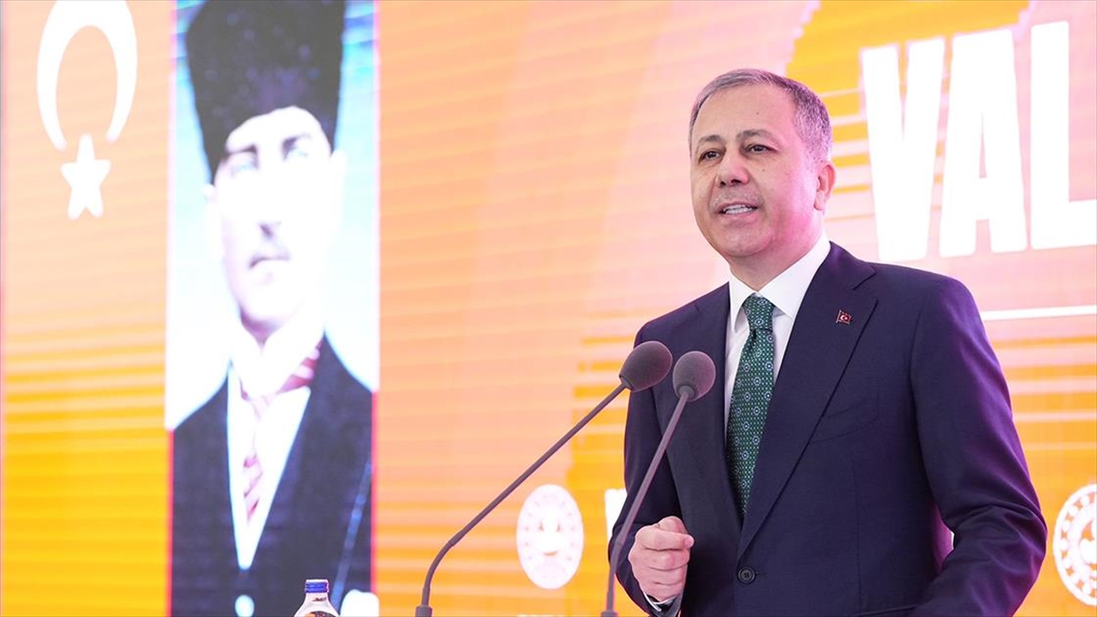 Bakan Yerlikaya, "Büyük devletlerin milletiyle bütünleşmiş ve kenetlenmiş olduğunu görürüz.