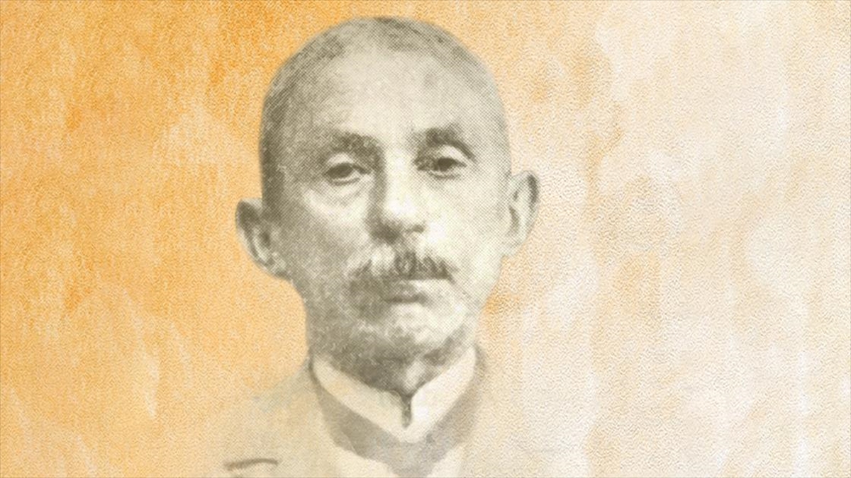 Eserlerinde yaşadığı dönemin ilmi gelişmelerini yakından takip eden Ertuğrul, elde