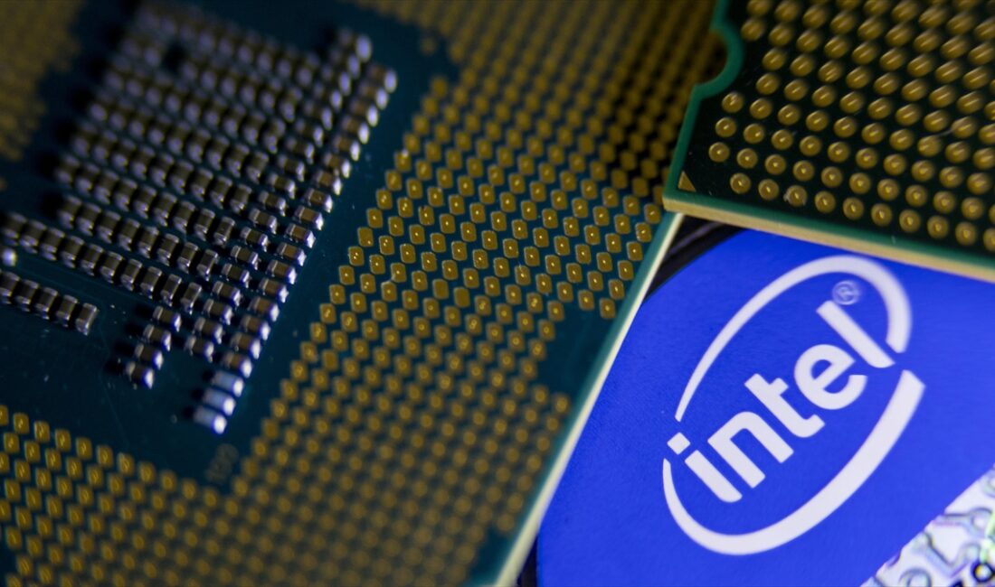 Dünyanın en büyük mikroçip üreticilerinden Intel'in geçen yılın son çeyreğinde