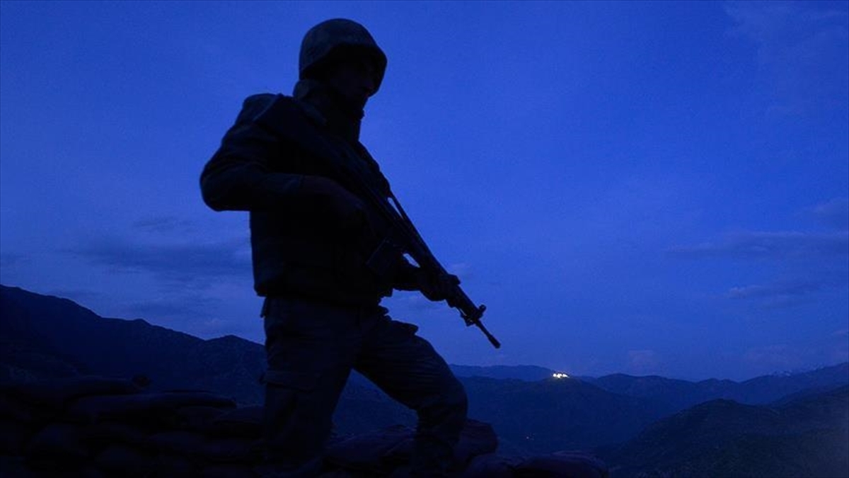 Irak'ın kuzeyindeki barınma kampından kaçan 2 PKK'lı teröristin, Habur'daki hudut