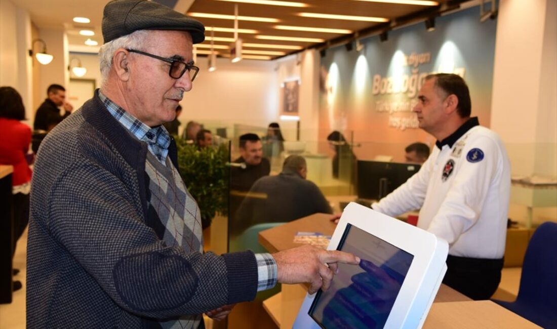 - Banka, Bozdoğan’da 1971 yılından bu yana faaliyet gösteren şubesini