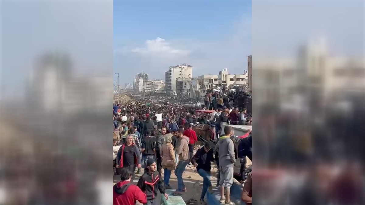 İsrail güçlerinin, 100 gündür saldırılarını sürdürdüğü Gazze Şeridi'nde gıda yardımı