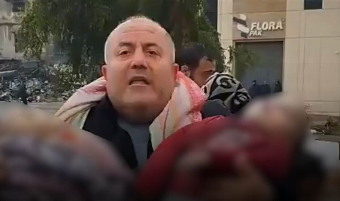 İsrail'in öldürdüğü iki bebeği kucağına alan Filistinli adamın haykırışı: Bu çocuklar ne yaptı? İsrail saldırısında Gazze Şeridi'nde öldürülen iki bebeği kucağına alan bir