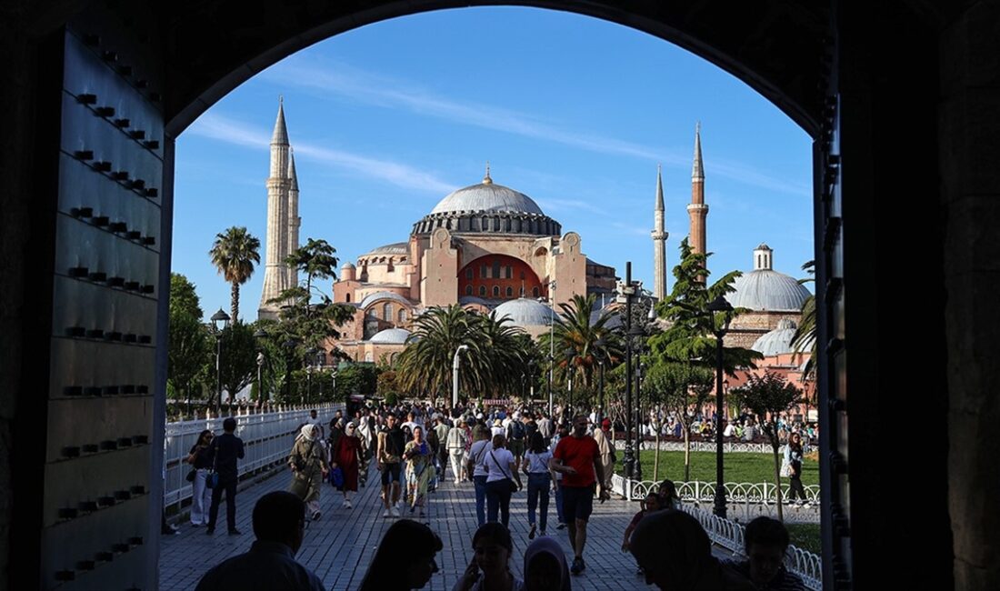 TÜRSAB Başkanı Bağlıkaya, İstanbul'u 2023 yılında 17 milyonu aşkın kişinin