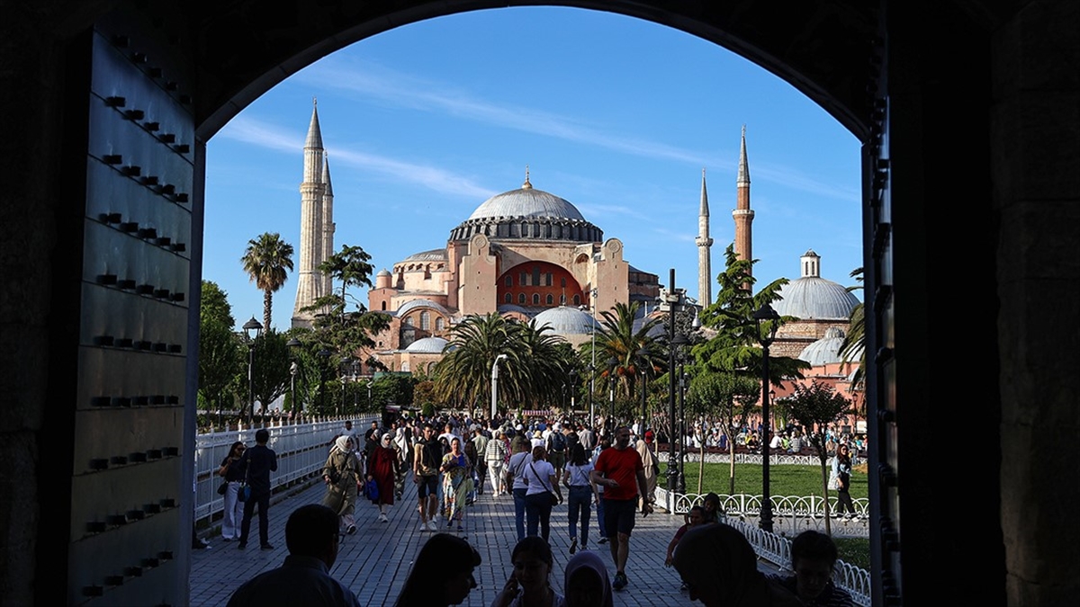 TÜRSAB Başkanı Bağlıkaya, İstanbul'u 2023 yılında 17 milyonu aşkın kişinin