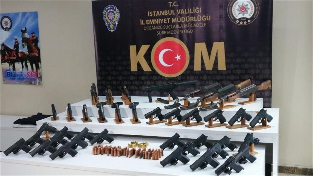 Sultangazi'de iki grup arasında çıkan çatışmada 15 yaşındaki Büşra Polat'ın