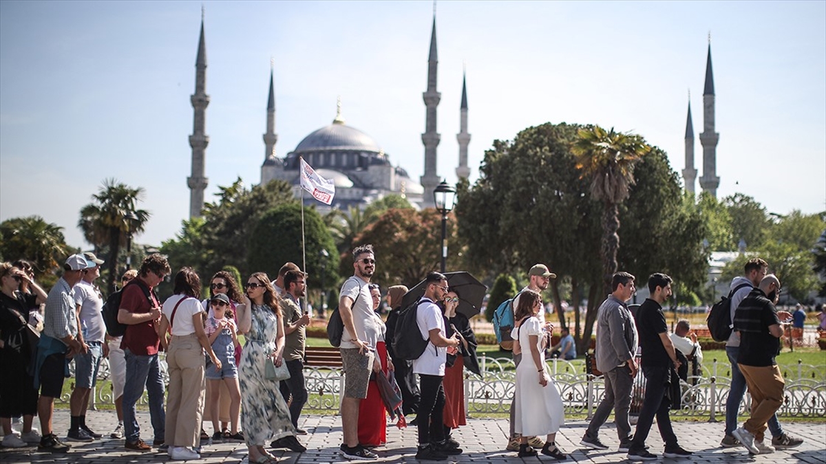 İstanbul'a 2023'ün ilk 11 ayında gelen yabancı turist sayısı, önceki