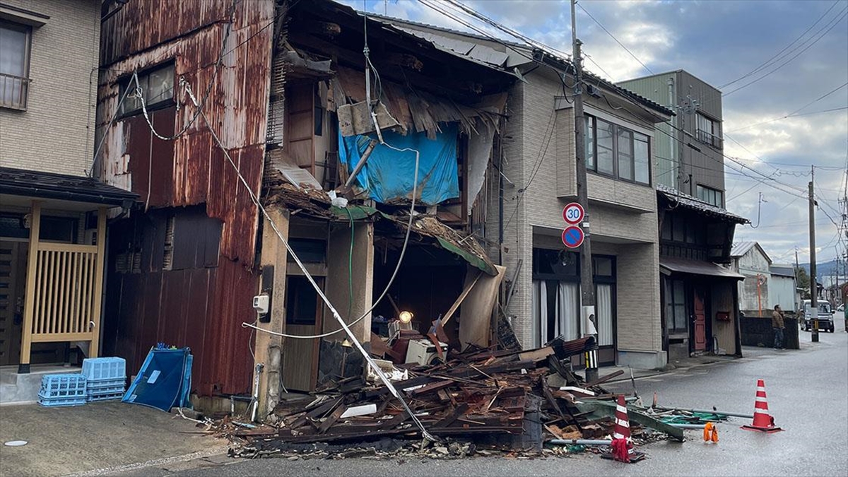 Japonya'nın batısındaki İşikava eyaletinde ve bu bölgedeki Noto Yarımadası kıyısında