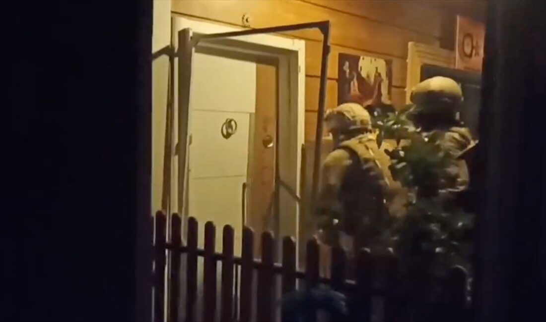 “Kafes-27 Operasyonu” ile “Şahinler” isimli organize suç örgütü çökertildi️ İçişleri Bakanı Ali Yerlikaya, Antalya merkezli 3 ilde düzenlenen Kafes-27