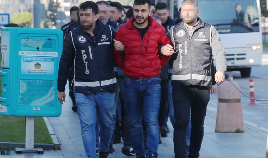 ANTALYA (AA) – Antalya merkezli 5 ilde organize suç örgütüne