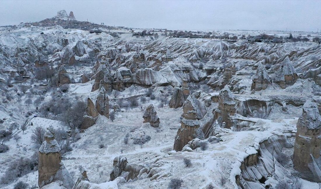 Nevşehir'de dün gece etkili olan kar yağışının ardından turizm merkezi