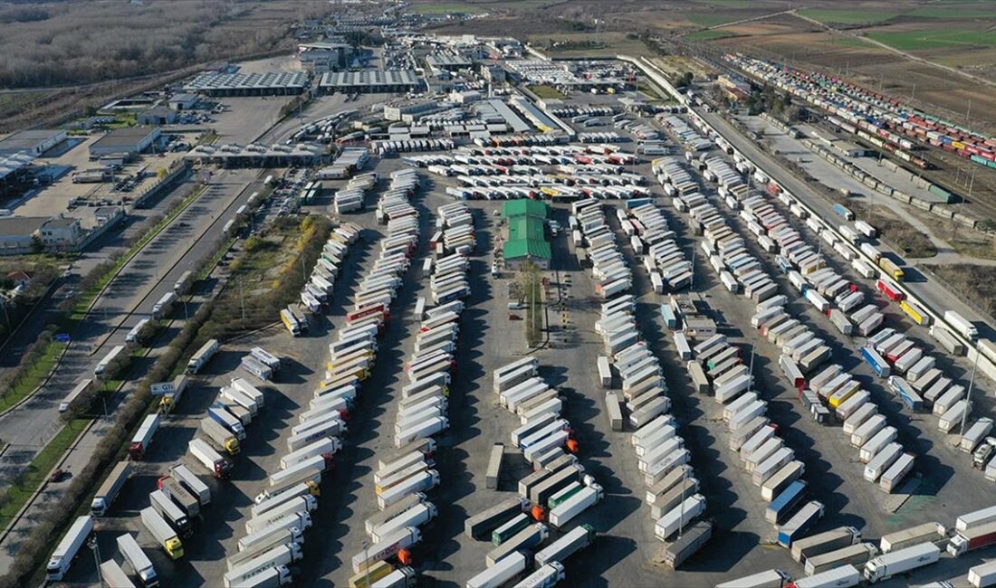 Türkiye'nin Avrupa'ya açılan en büyük gümrük kapısı Kapıkule'den 2023'te 1