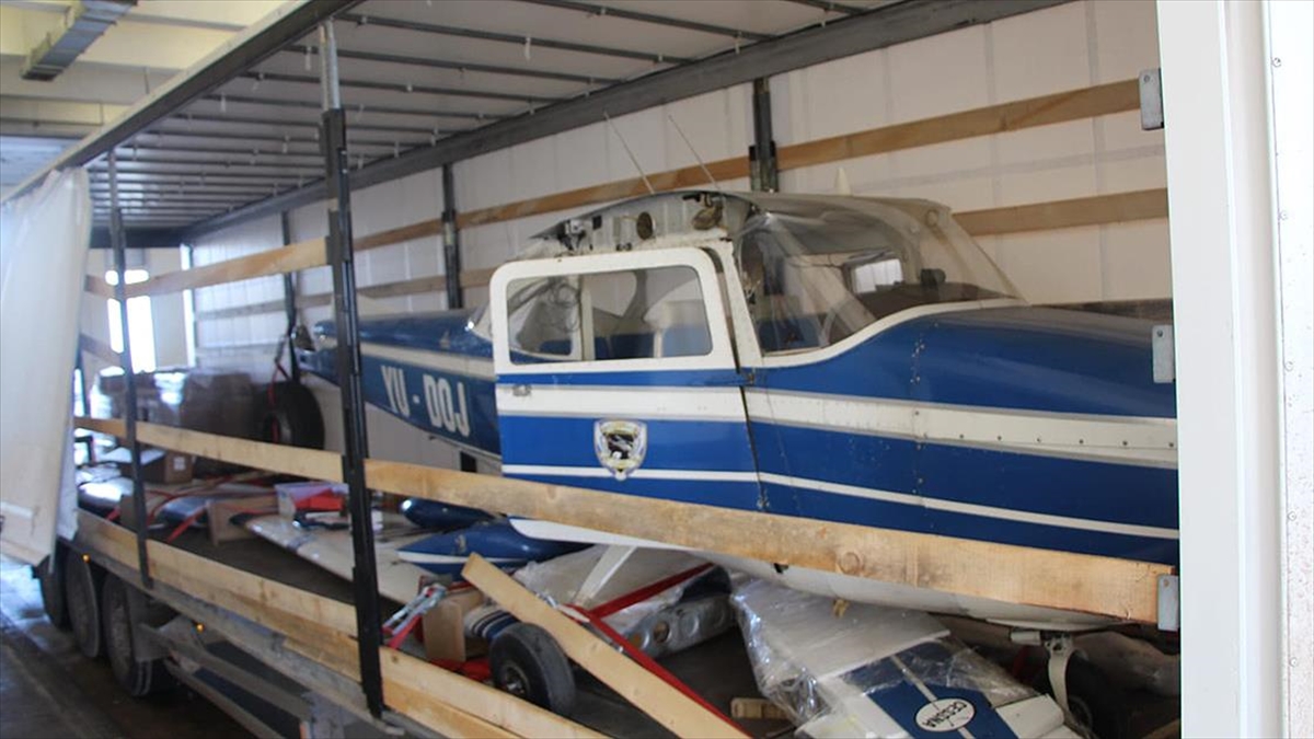 Kapıkule Sınır Kapısı'nda bir tırda yapılan aramada "Cessna" tipi uçak