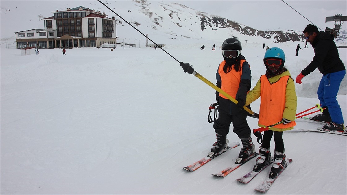ERZURUM (AA) – Meteoroloji Genel M&uuml;d&uuml;rl&uuml;ğ&uuml; verilerinden derlenen bilgilere g&ouml;re,