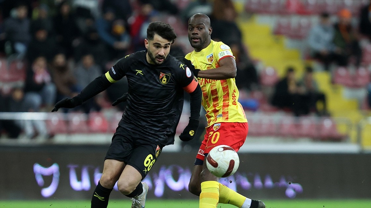 Trendyol Süper Lig'in 21. haftasında sahasında dün İstanbulspor'a 1-0 yenilen