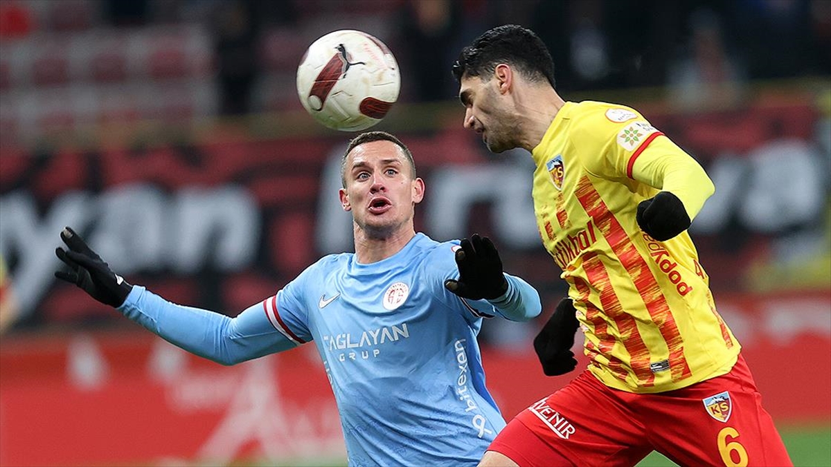 Trendyol Süper Lig'in 23. haftasında Mondihome Kayserispor-Bitexen Antalyaspor karşılaşması 1-1