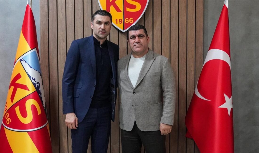 Trendyol Süper Lig ekibi Mondihome Kayserispor, teknik direktör Burak Yılmaz