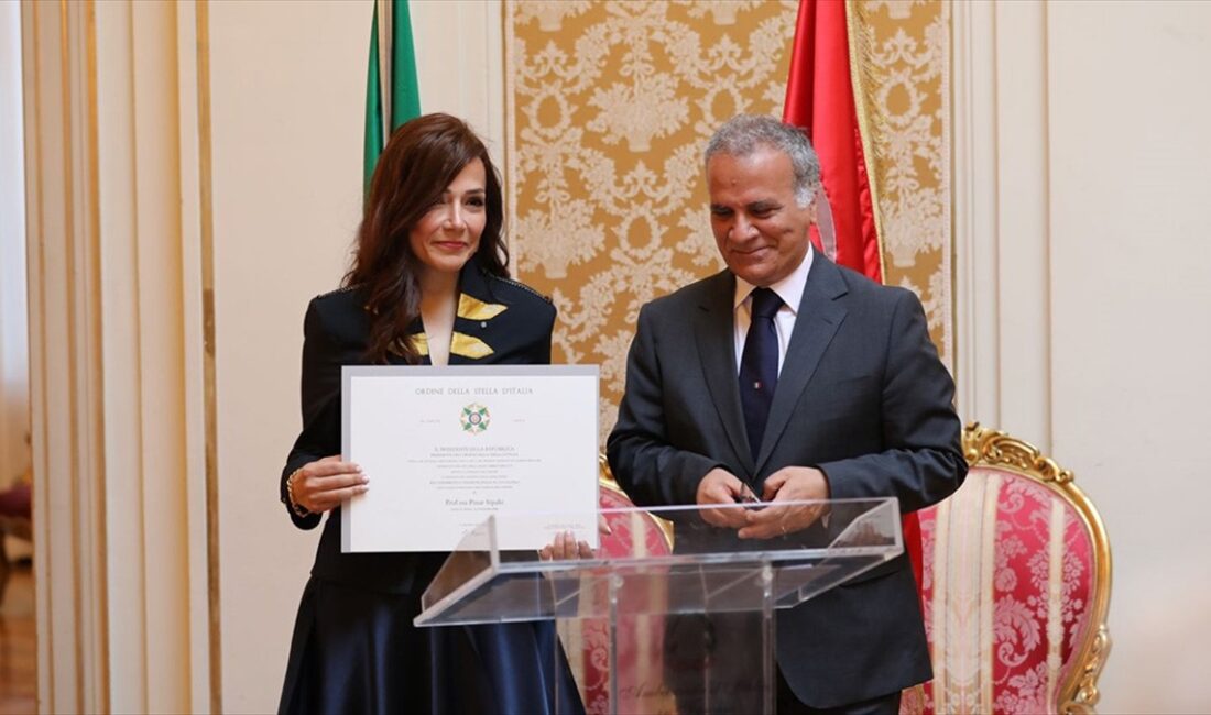 Tasarım alanındaki çalışmalarıyla İtalya'nın önemli devlet nişanlarından İtalya Yıldızı Şövalyelik