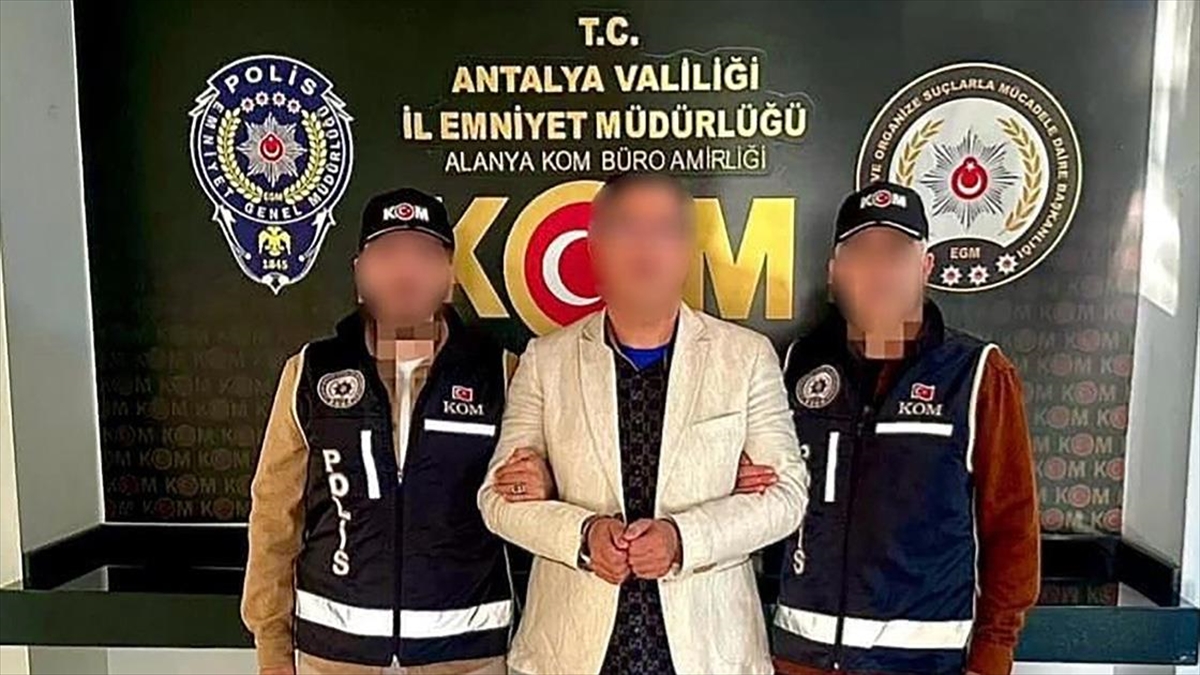 Antalya'nın Alanya ilçesinde Interpol tarafından kırmızı bültenle aranan yabancı uyruklu