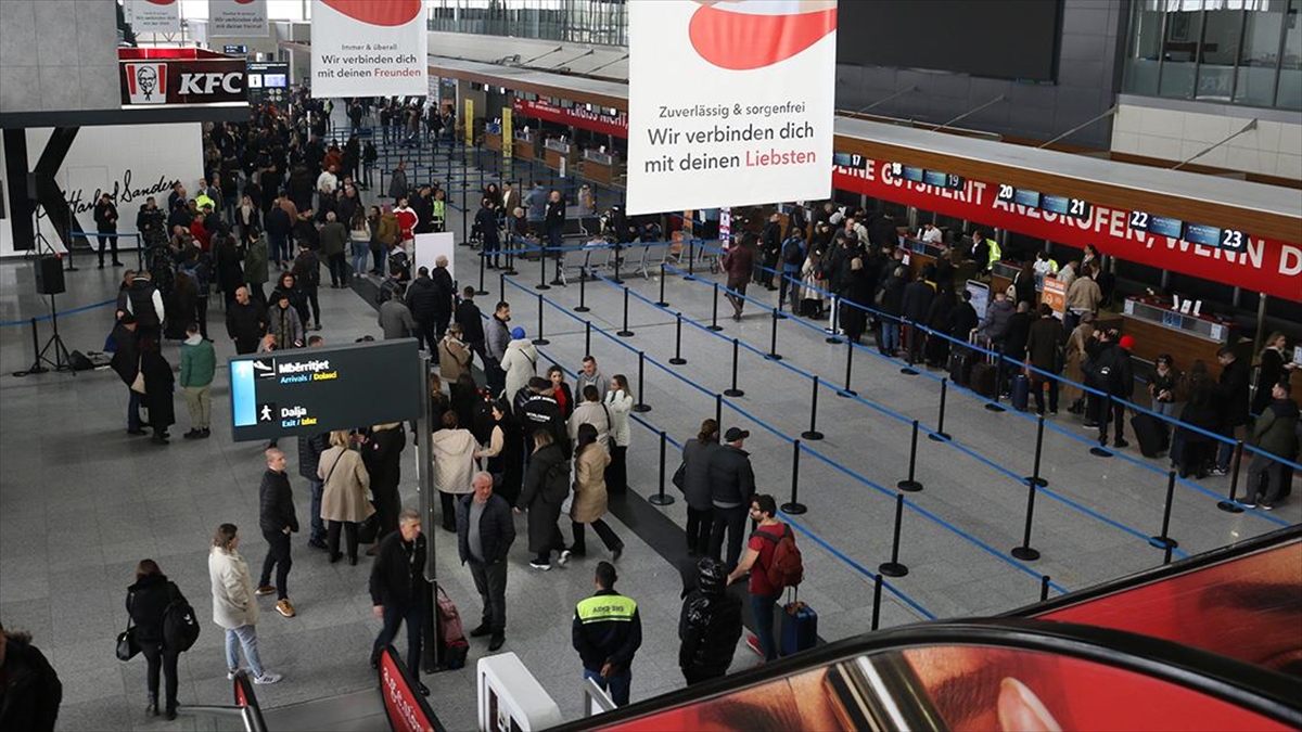Kosova vatandaşları, 2024 yılına Şengen Bölgesi'ne vizesiz seyahat hakkını elde