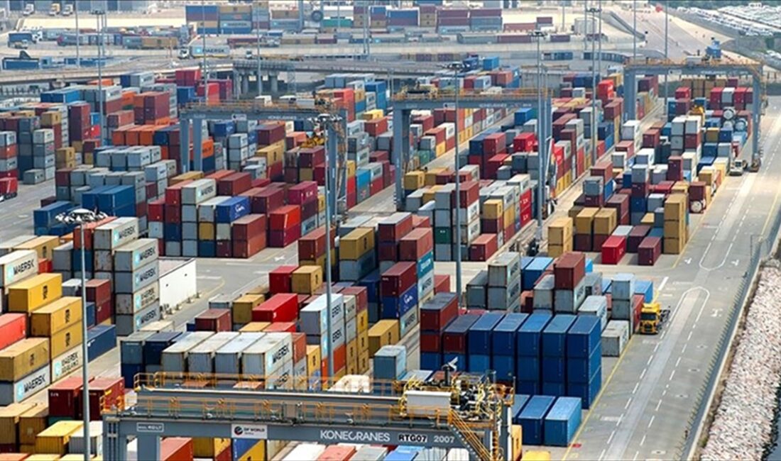 Türkiye limanlarında elleçlenen konteyner miktarı Aralık 2023'te bir önceki yılın
