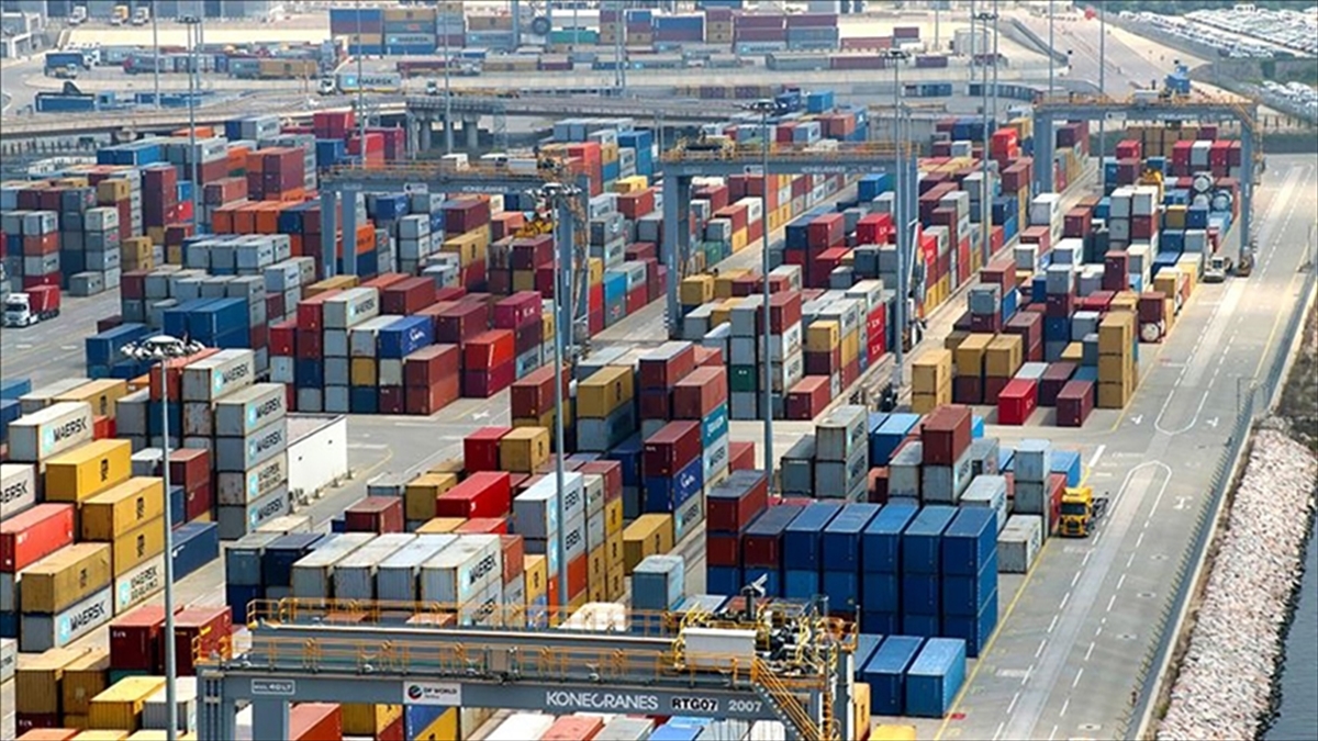 Türkiye limanlarında elleçlenen konteyner miktarı Aralık 2023'te bir önceki yılın