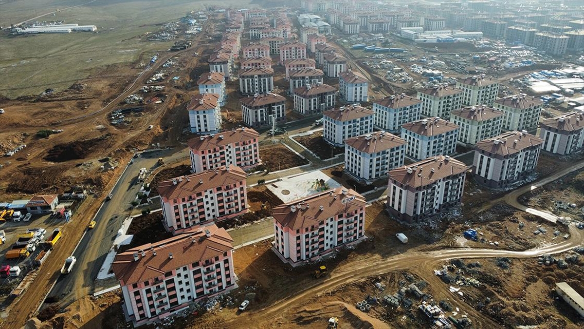 Kahramanmaraş merkezli 6 Şubat'taki depremlerin yıkıma neden olduğu Malatya'da, yapımı