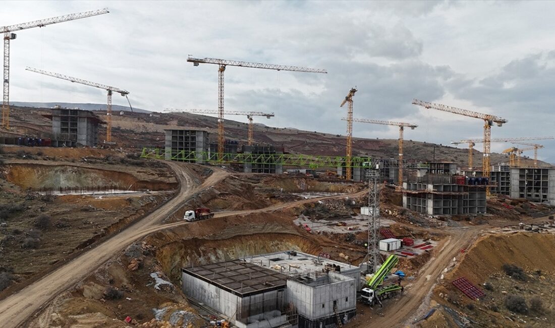 Malatya'da İkizce deprem konutlarının içme suyu çalışmaları kapsamında Devlet Su