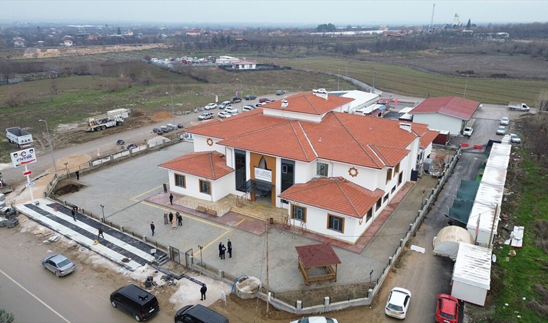 Kahramanmaraş merkezli 6 Şubat'taki depremden etkilenen Malatya'nın merkez Battalgazi ilçesinde,
