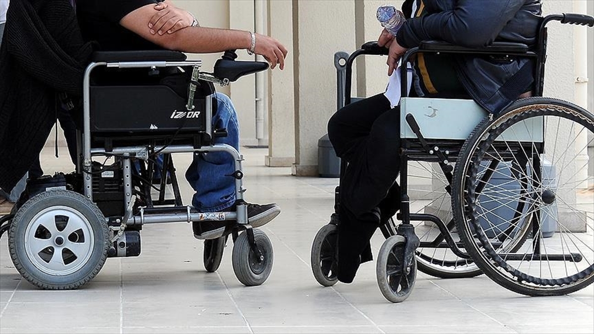 MEB tarafından, özel eğitim okulları ile rehabilitasyon merkezlerinde engellilere verilen