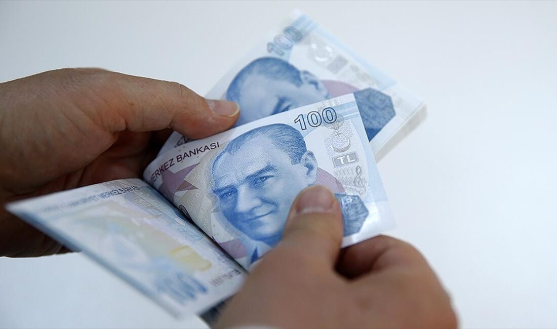 Geçen yılın enflasyon rakamının netleşmesiyle memur ve memur emeklisinin maaş