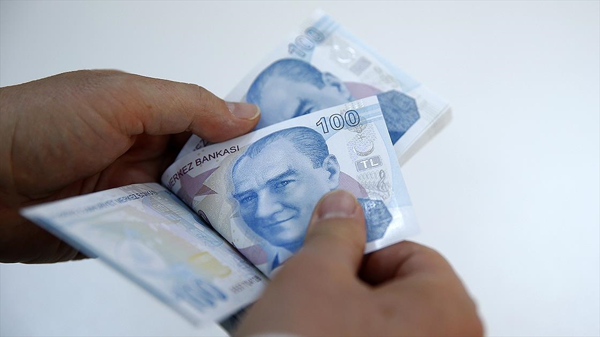 Geçen yılın enflasyon rakamının netleşmesiyle memur ve memur emeklisinin maaş