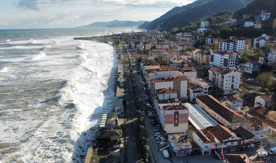 Karadeniz, Marmara ve Ege Denizi için fırtına uyarısında bulunuldu.