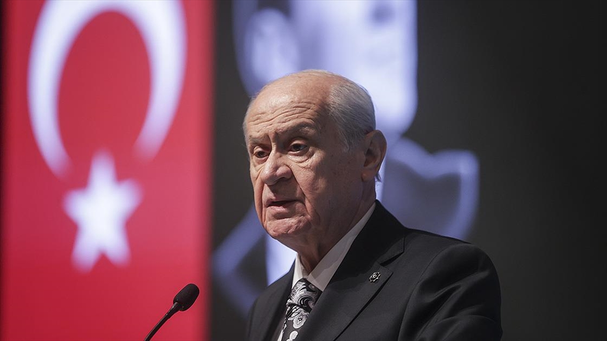 MHP Genel Başkanı Devlet Bahçeli, "Elbette tertemiz şehit kanları yerde