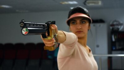 Mersin'de 10-15 Ocak tarihlerinde yapılan Havalı Silahlar Federasyon Kupası'nda genç