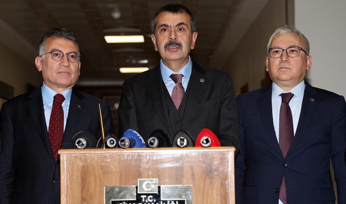 Milli Eğitim Bakanı Tekin, "Okullarımızın belediyeler tarafından yapılması gereken giderlerinin