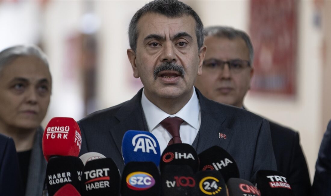 Bakan Tekin, "Ara sınıflar için özel okulların fiyatlarını belirleme yetkisi