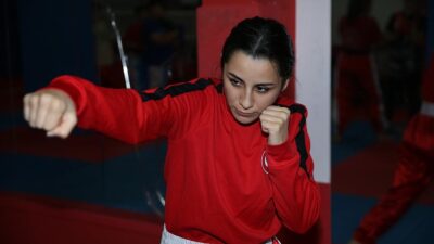 Avrupa Wushu Şampiyonası'nda altın madalya kazanan Ordulu milli sporcu Berna