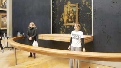 Fransa'nın başkenti Paris'te, sanat eserlerini hedef alan saldırıları ile iklim