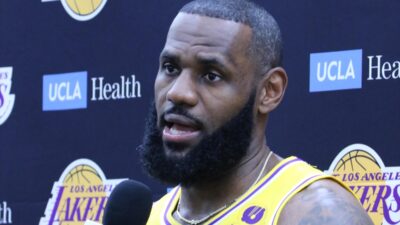 LeBron James, 20. kez all-star seçilerek rekor kırdı. İlk 5'e