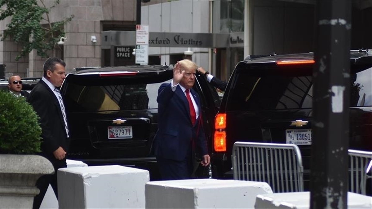 Eski ABD Başkanı Trump hakkındaki, daha önce "E. Jean Carroll"