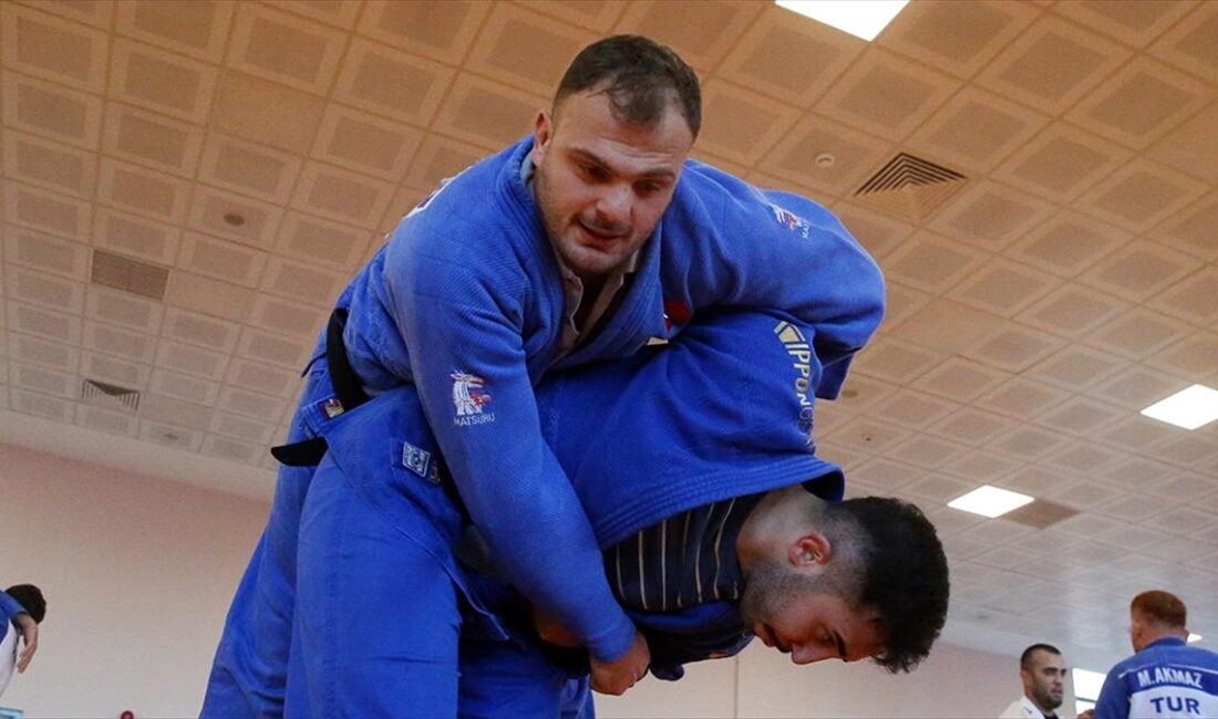 Olimpiyat, dünya ve Avrupa şampiyonalarında 11 altın madalya kazanan 30