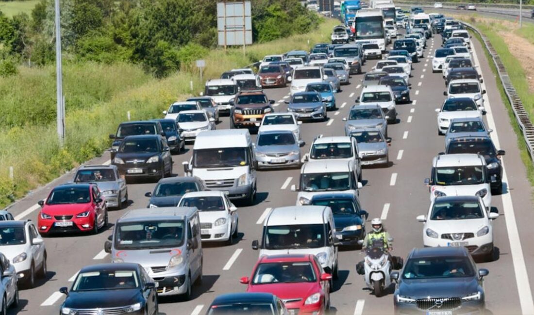 Otomobilde geçmişte en çok tercih edilen beyaz renk, tahtını "griye"