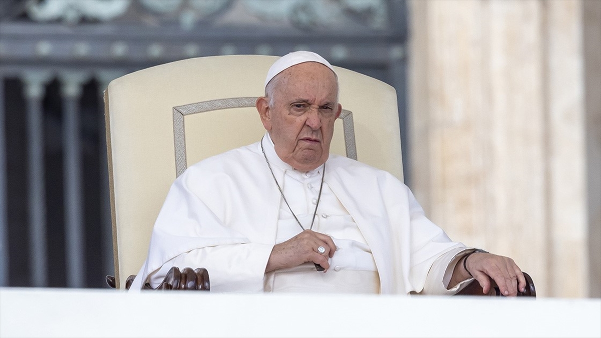 Katoliklerin ruhani lideri ve Vatikan Devlet Başkanı Papa Franciscus, istifa