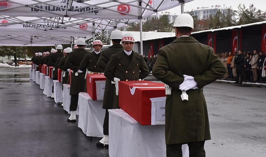 Irak'ın kuzeyindeki Pençe-Kilit Harekatı bölgesindeki üs bölgesine sızmaya çalışan teröristlerle