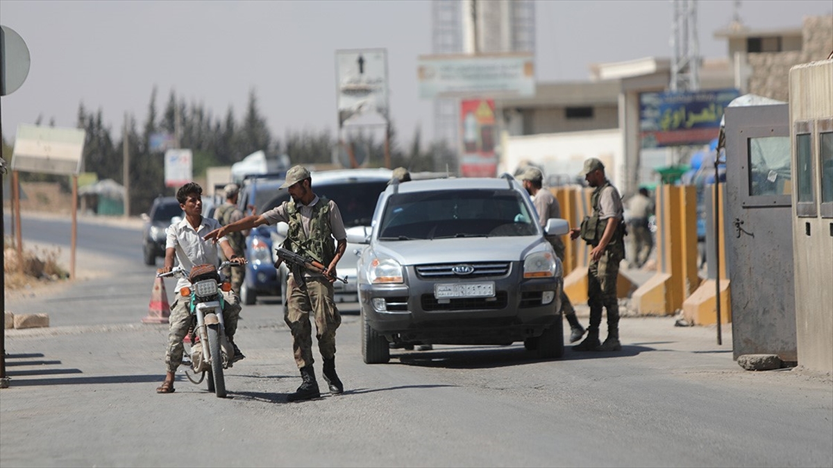 Suriye'de terör örgütü PKK/YPG'nin işgalindeki bölgelerde yaşayan Arap gençleri, örgütün