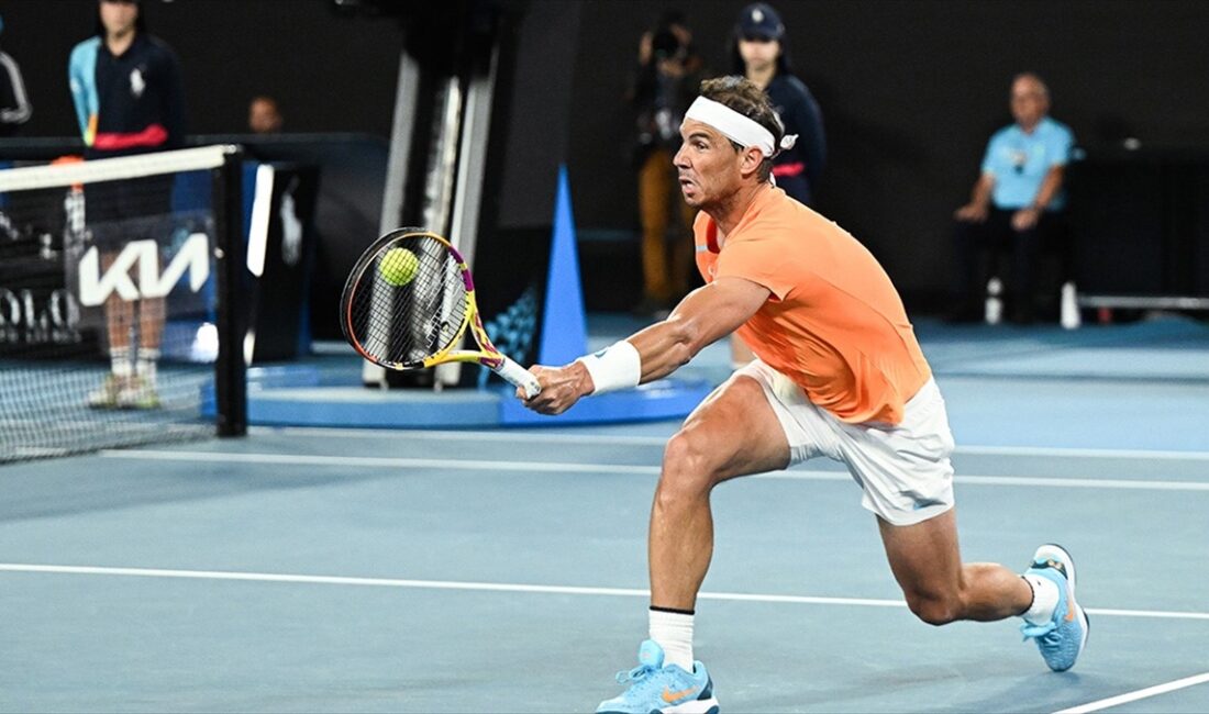 Sakatlıktan dönen eski dünya 1 numarası İspanyol tenisçi Rafael Nadal,