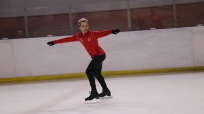 Artistik buz pateninde üst üste 7 kez Türkiye şampiyonluğunu elde